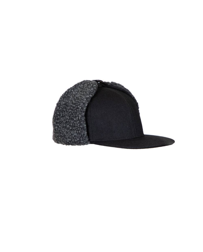9082 GORRA CON OREJERAS NEW WAVE