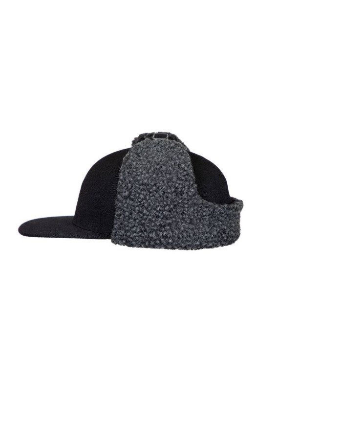 9082 GORRA CON OREJERAS NEW WAVE